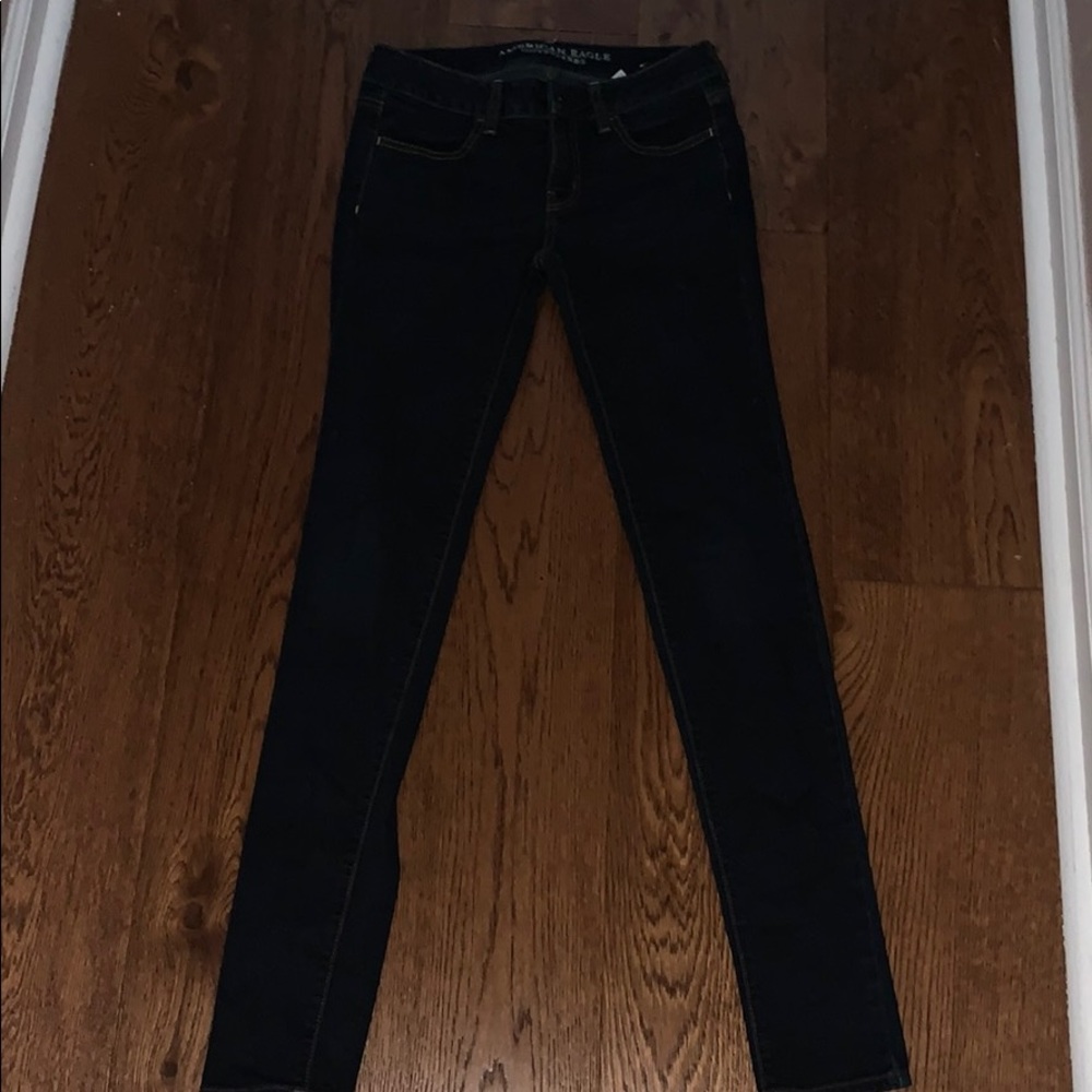 American Eagle Dark Wash Jeans (LIGHTLY WORN)